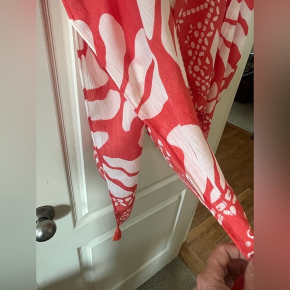 NEW! Vince Camuto Designer Coral and White Patterned Kimono OSFM - Picture 11 of 16